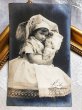 画像2: Postcard　アンティークポストカード　お人形さんと女の子　ままごと遊び　1907年 (2)