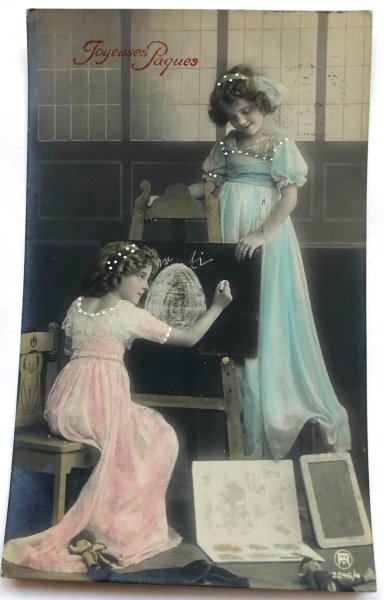 画像1: Postcard    アンティークポストカード　イースター　お絵描きをする女の子たち　Grete Reinwald　ベルギー1912年 (1)