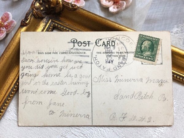 画像4: Postcard アンティークポストカード イースター 女の子に卵を差し出すウサギさん ひよこ うさぎ  (4)