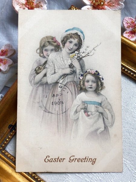 画像2: Postcard　アンティークポストカード　イースター　卵とウサギを抱く女の子たち　うさぎ　M.M.VIENNE  (2)