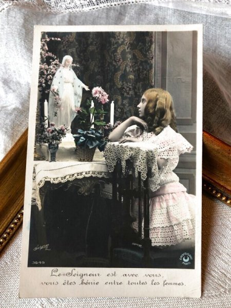画像2: Postcard アンティークポストカード マリア像と女の子 Ave Maria レース フランス (2)