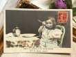 画像2: Postcard　アンティークポストカード　スープを飲む女の子　目覚まし時計　フランス1908年 (2)