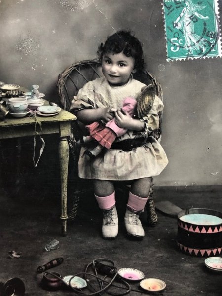 画像3: Postcard アンティークポストカード お人形さんと女の子 ままごと遊ぶ 縄跳び  フランス1910年 (3)