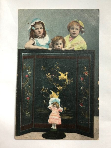 画像1: ▼SALE500▼　Postcard　アンティークポストカード　お人形さんと子ども達　 (1)