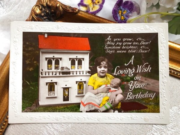 画像2: Postcard アンティークポストカード お人形さんと女の子 赤ちゃん ドールハウス イギリス1935年 (2)