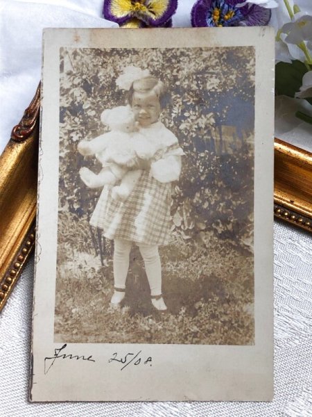 画像2: Postcard アンティークポストカード 肖像写真 テディベアと女の子 1908年? (2)