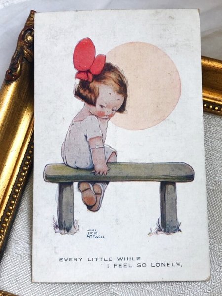 画像2: Postcard 　アンティークポストカード　寂しい女の子　Mable Lucie Attwell　 (2)