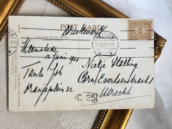 画像4: Postcard アンティークポストカード 干し草で遊ぶ子ども達 1923年 Susan B Pearse (4)