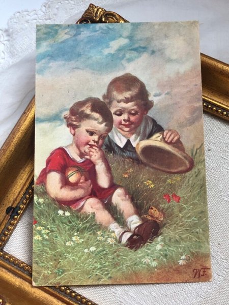 画像2: Postcard アンティークポストカード 蝶々と子ども達 Wally Fialkowska (未使用) (2)