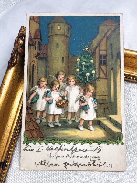 画像2: Postcard  アンティークポストカード   クリスマス プレゼントを届けにきた可愛い天使たち Lia Doring  1936年 (2)