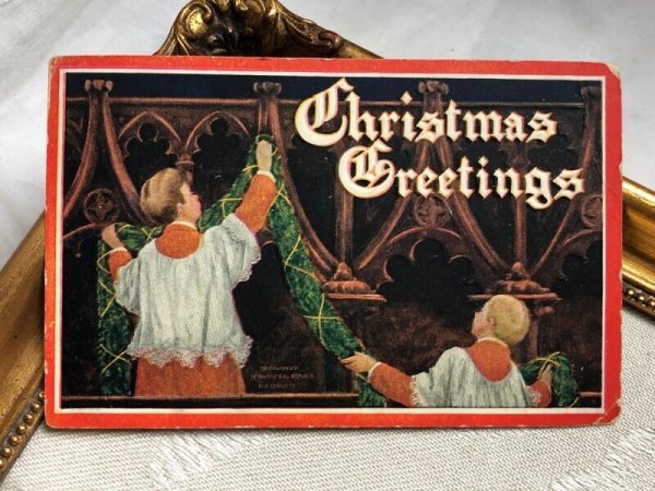 画像2: Postcard  アンティークポストカード クリスマス 教会のクリスマス飾りをする聖歌隊の男の子たち (2)