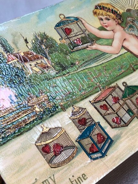 表面のセロハンの割れ、折れなどあり。