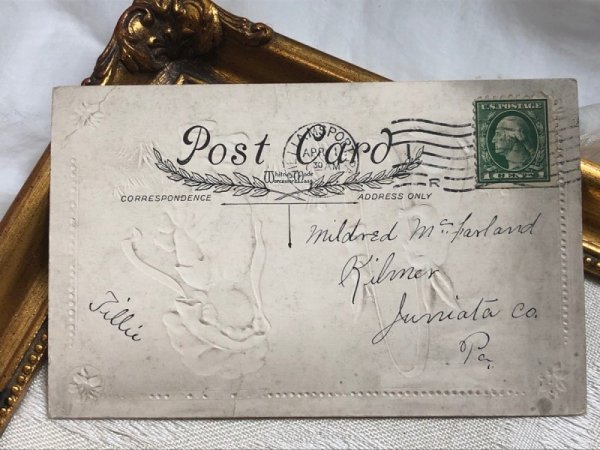 画像4: Postcard アンティークポストカード イースター  赤い帽子を試着する女の子と鏡を持つウサギさん (4)