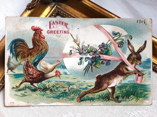 画像2: Postcard アンティークポストカード イースター  大きな卵を持ち出すウサギさんを追いかけるニワトリ 1908年 (2)