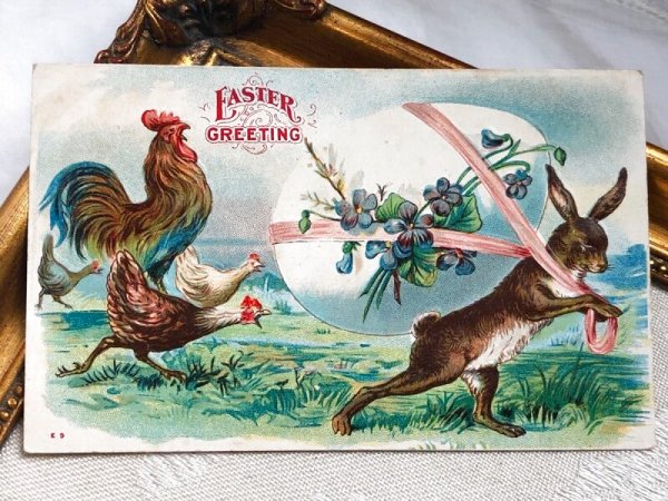 画像2: Postcard アンティークポストカード イースター  大きな卵を持ち出すウサギさんを追いかけるニワトリ  (2)