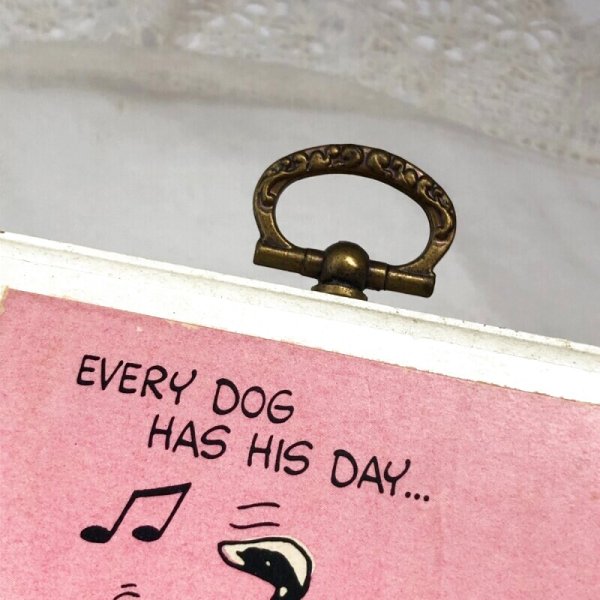 フックはしっかりとした真鍮製です。