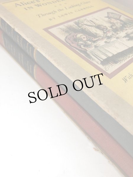 画像8: Vintage Book  Alice's Adventures in Wonderland/Through the Looking Glass, Lewis Carroll 1946 1st Special Color Illus. Edition Set Slipcaseアンティーク本　洋書　不思議の国のアリス / 鏡の国のアリス　2冊セット　スリップケース付き　1946年 (8)