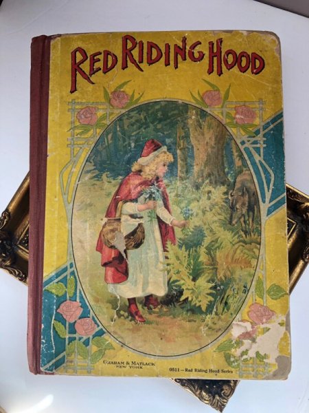 画像2: Vintage Book  アンティーク洋書　絵本　LITTLE RED RIDING HOOD. 赤ずきんちゃんと狼　GRAHAM & MATLACK 1890年頃 (2)