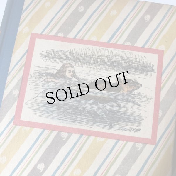 画像10: Vintage Book  Alice's Adventures in Wonderland/Through the Looking Glass, Lewis Carroll 1946 1st Special Color Illus. Edition Set Slipcaseアンティーク本　洋書　不思議の国のアリス / 鏡の国のアリス　2冊セット　スリップケース付き　1946年 (10)