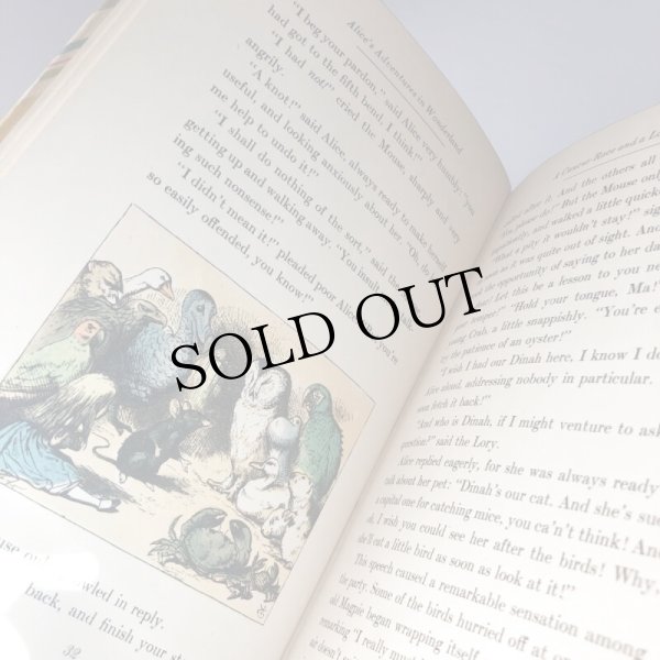 画像18: Vintage Book  Alice's Adventures in Wonderland/Through the Looking Glass, Lewis Carroll 1946 1st Special Color Illus. Edition Set Slipcaseアンティーク本　洋書　不思議の国のアリス / 鏡の国のアリス　2冊セット　スリップケース付き　1946年 (18)