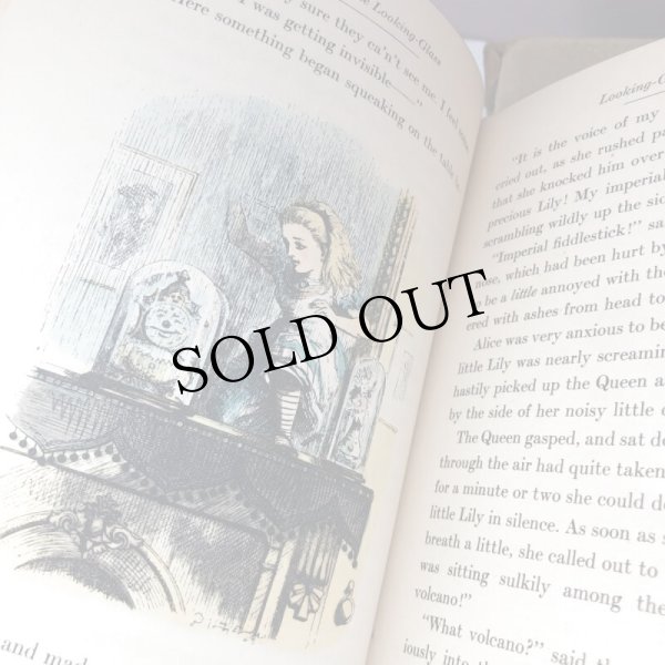 画像13: Vintage Book  Alice's Adventures in Wonderland/Through the Looking Glass, Lewis Carroll 1946 1st Special Color Illus. Edition Set Slipcaseアンティーク本　洋書　不思議の国のアリス / 鏡の国のアリス　2冊セット　スリップケース付き　1946年 (13)