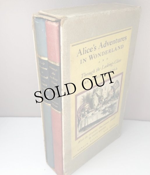 画像2: Vintage Book  Alice's Adventures in Wonderland/Through the Looking Glass, Lewis Carroll 1946 1st Special Color Illus. Edition Set Slipcaseアンティーク本　洋書　不思議の国のアリス / 鏡の国のアリス　2冊セット　スリップケース付き　1946年 (2)