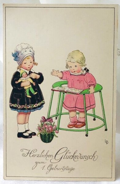 画像1: Postcard 　アンティークポストカード   歩行器の赤ちゃんとお人形さんと女の子　Lia Doring 　（未使用） (1)
