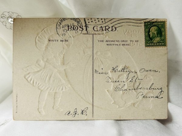 画像2: Postcard  アンティークポストカード　イースター　大きな卵と女の子とヒヨコ　Ellen Clapsaddle　1911年 (2)