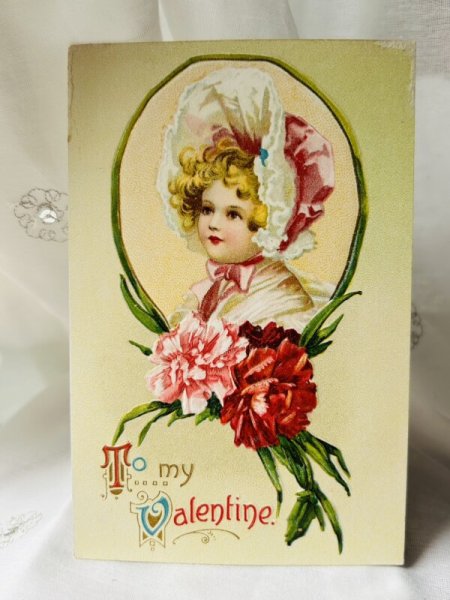 画像1: Postcard  アンティークポストカード　バレンタイン　ボンネット帽子の女の子　カーネーション　Ellen Clapsaddle　（未使用） (1)
