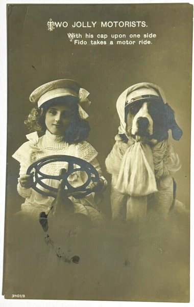 画像1: Postcard  　アンティークポストカード　写真　自動車を運転する大きな犬と女の子 (1)