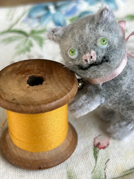 画像2: Vintage style Handmade miniature toy アンティーク風ミニチュアトイ　子猫のフィフィ　FIFI (2)