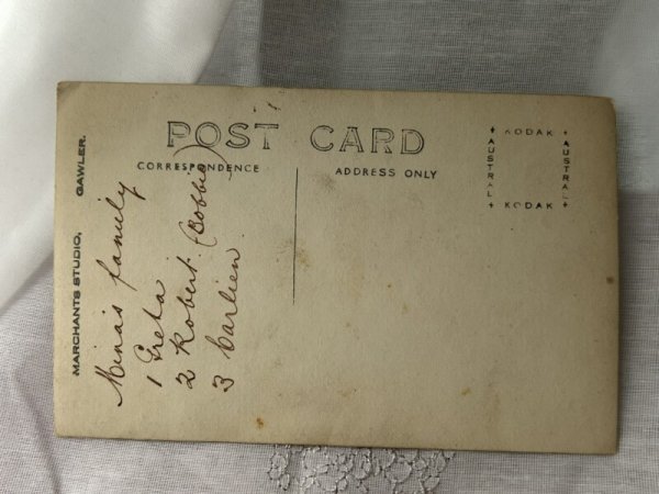 画像4: Postcard    アンティークポストカード 肖像写真 3姉弟 絵本 ぬいぐるみ テディベア (4)