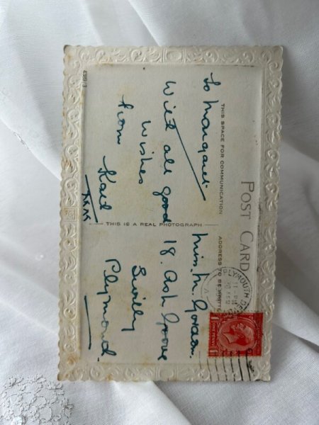 画像2: Postcard    アンティークポストカード 写真 お人形さんと女の子 イギリス (2)