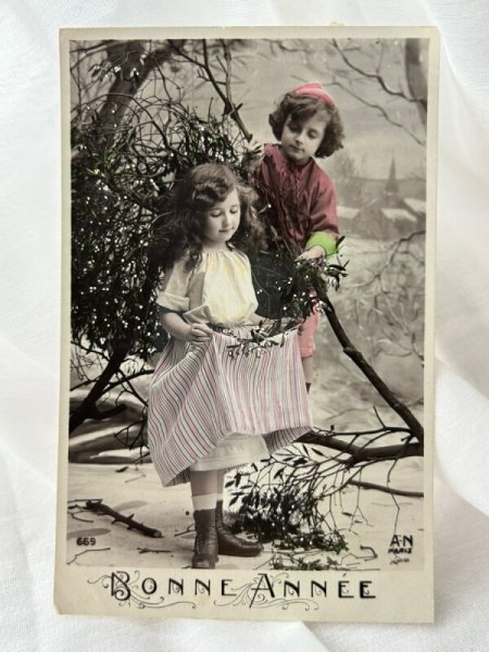 画像1: Postcard    アンティークポストカード　写真　ヤドリギと子どもたち　フランス1907年 (1)