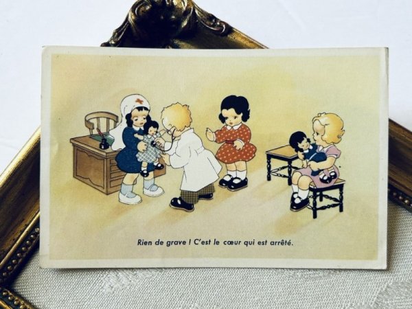 画像2: Postcard   アンティークポストカード  病院ごっこ お人形 フランス (未使用) (2)