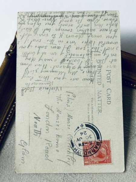 画像3: Postcard   アンティークポストカード  ハンカチを振ってお別れする女の子と子犬 イギリス1924年 PHYLLIS PURSER (3)