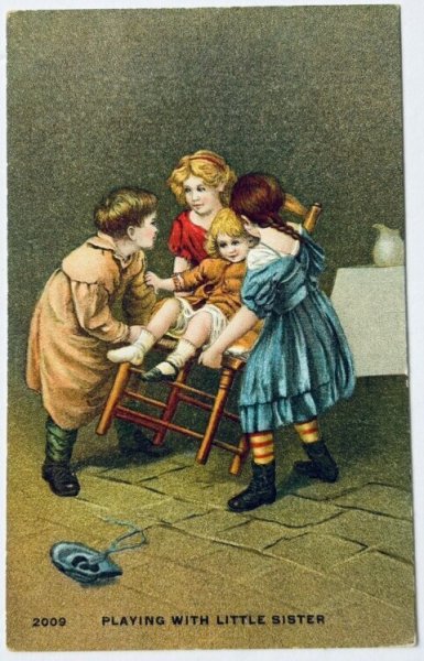 画像1: Postcard  　アンティークポストカード 　小さな妹と遊ぶ姉たち　椅子　（未使用） (1)