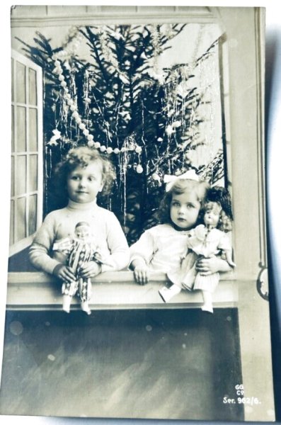 画像1: Postcard　アンティークポストカード　 クリスマス　お人形と子どもたち　ツリー (1)