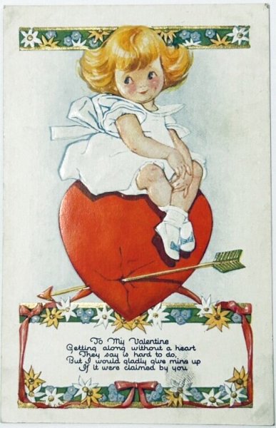 画像1: Postcard　アンティークポストカード　バレンタイン　ハートに座る女の子（未使用） (1)