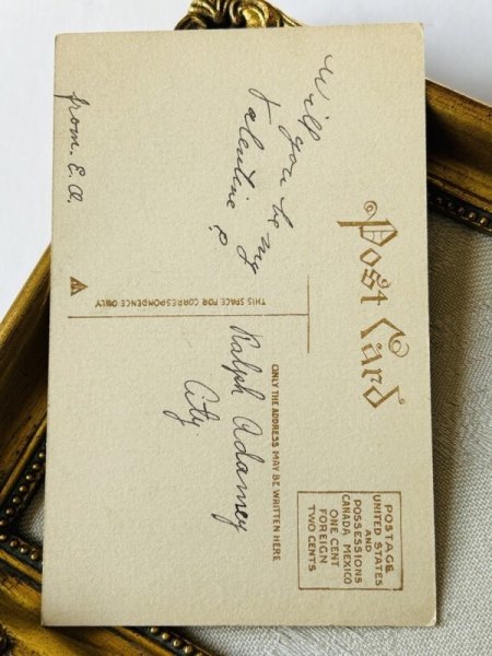 画像3: Postcard  アンティークポストカード バレンタイン ドアを開けるキューピッド天使とテリア犬 (3)