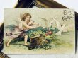 画像2: Postcard  アンティークポストカード　バレンタイン　ハートを持ち去る白鳩を追いかける天使　キューピッド　Ellen Clapsaddle　アメリカ1911年 (2)