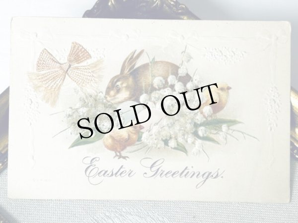 スズランのお花部分が雲母で装飾されています。