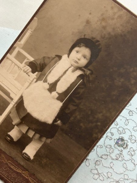 画像2: Vintage carte de visite　アンティーク　ミニ肖像写真　小さな女の子　ドイツ (2)