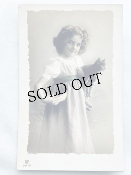 画像1: Postcard    アンティークポストカード　猫と女の子　 Grete Reinwald (1)