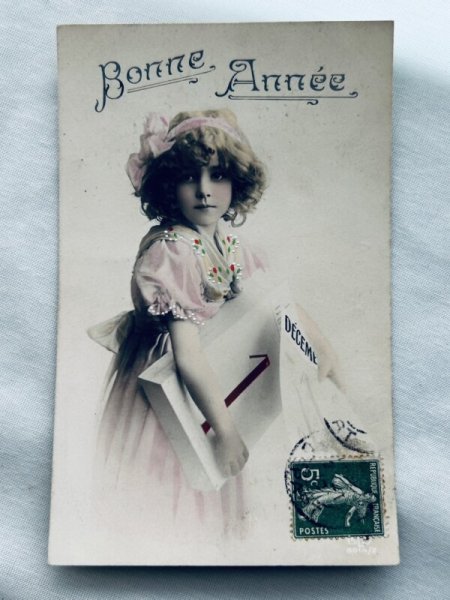 画像1: Postcard    アンティークポストカード　新年を告げる女の子　 Grete Reinwald (1)
