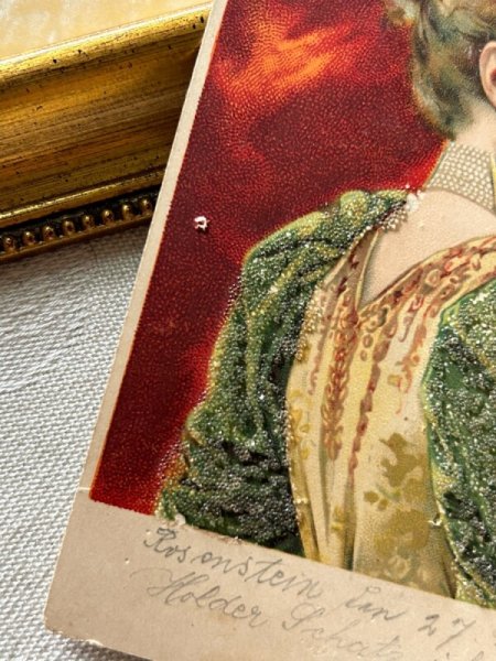 複数の針孔あり