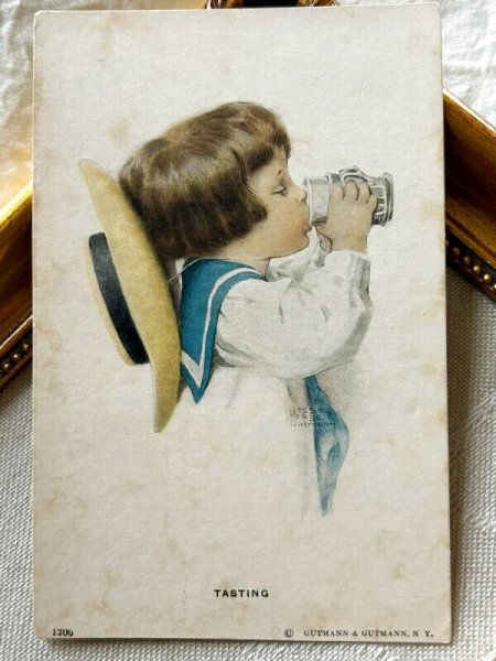 画像2: Postcard アンティークポストカード 飲み物を飲む男の子 セーラー服 Bessie Pease Gutmann (未使用) (2)