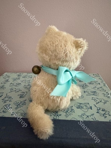 画像2: 【ご予約注文】Snowdrop ハンドメイド　アンティーク風ぬいぐるみ　猫　オートミールモヘア　（12.5cm） (2)