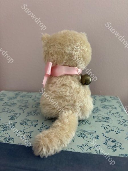 画像2: 【ご予約注文】Snowdrop ハンドメイド　アンティーク風ぬいぐるみ　猫　オートミールモヘア　（12cm） (2)