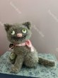 画像4: 【ご予約注文】Snowdrop ハンドメイド　アンティーク風ぬいぐるみ　白猫　グレーモヘア　（15cm） (4)